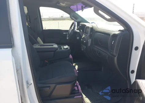 2021 Chevrolet Silverado 1500 4Wd Double Cab Standard Bed Wt z USA, uszkodzony, nr VIN 1GCRYAEF7MZ347703